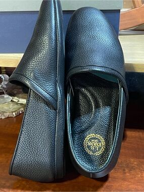 Men’s Sz 11.5 L.B. Evan’s 1904 Full Leather Upper Slippers